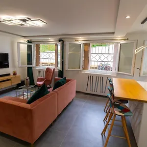 https://chic-et-elgant-villeurbanne.hotels-rhonealpes.com