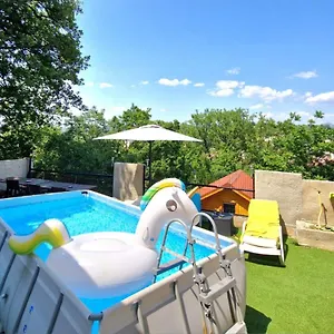 https://villa-marseille-dans-les-hauteurs.fr-provencehotel.com
